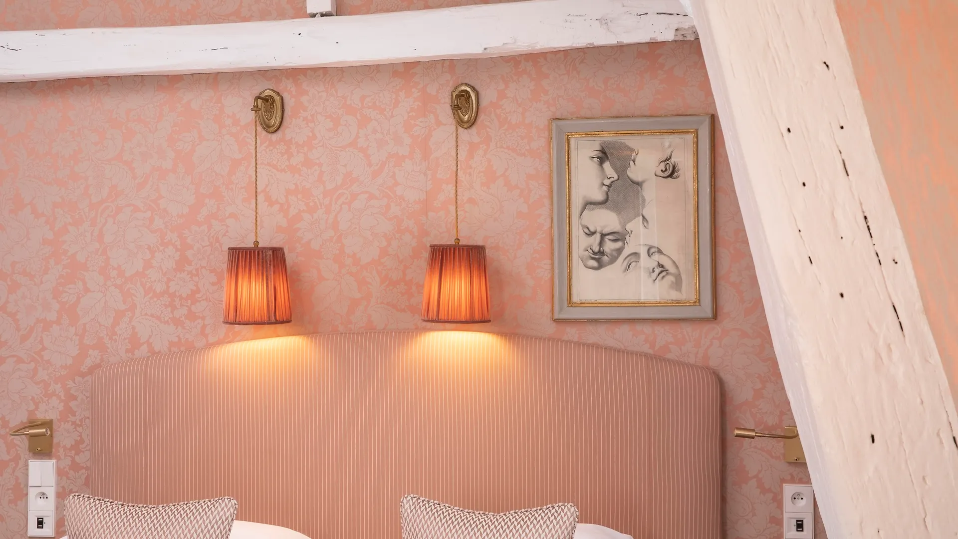 Odeon Hotel 3*